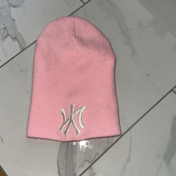 New York Yankees Hat - Picture 2 of 4